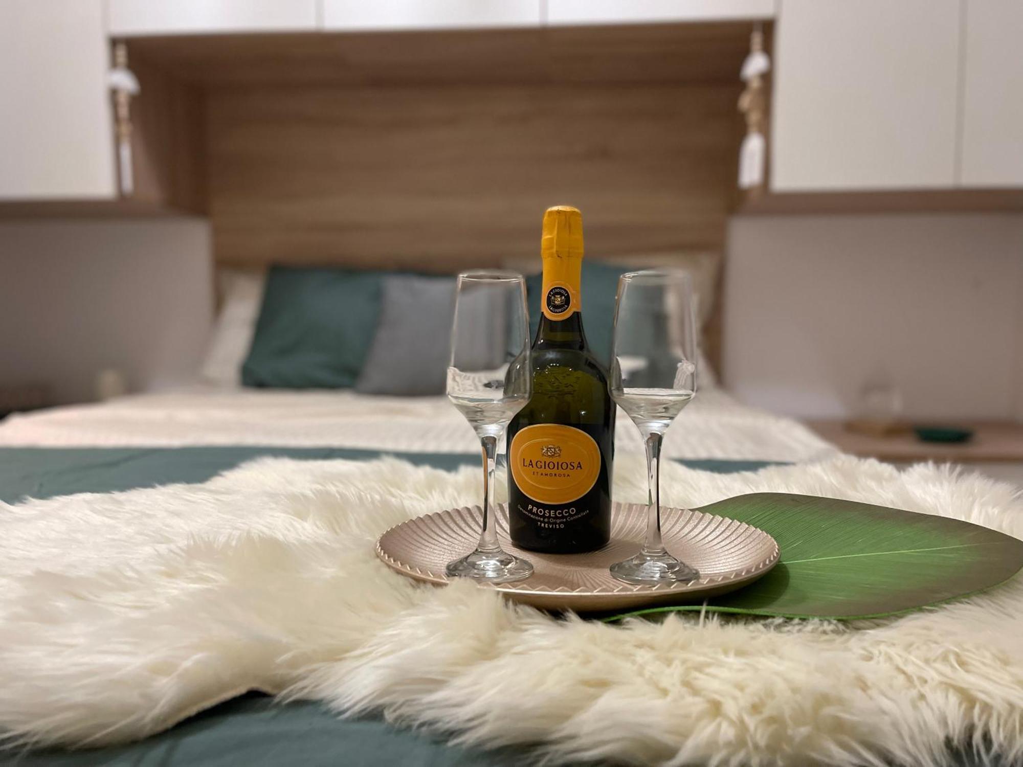 Rose Luxury Apartment Palace Bucarest Extérieur photo